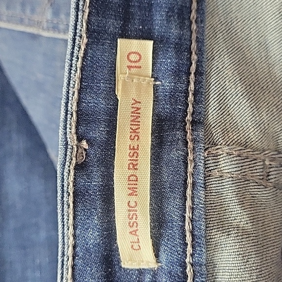 Levi's Mid Rise Skinny Jeans - Picture 5 of 8